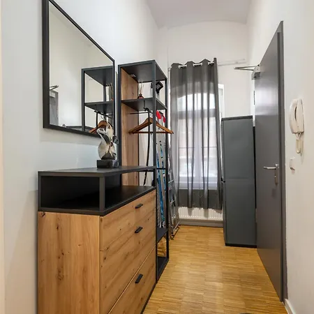 Apartment Sweethome - Luxus Pur - Grosse Kueche, Terrasse, Stellplatz, Wifi